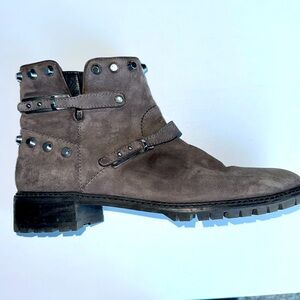 Stuart Weitzman Women's Go West Londra Gray Suede‎ Studded Boots Size 10